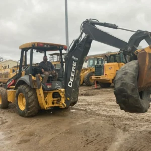 2017 JD 310L EP Backhoe back view