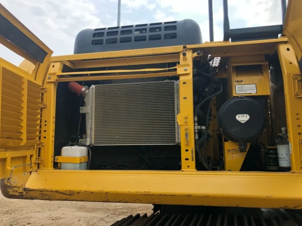 2014 Komatsu PC360LC-10 Excavator engine