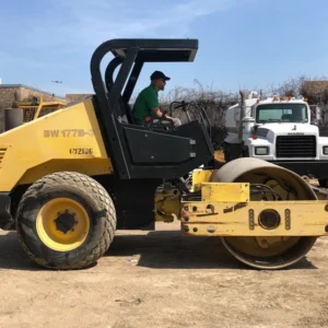 TractorTip Bomag BW177D3 66in
