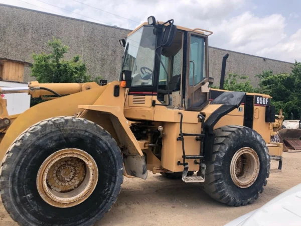 1996 Caterpillar CAT 950F II Wheel Loader - Image 2