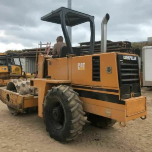 Cat CP433B Roller