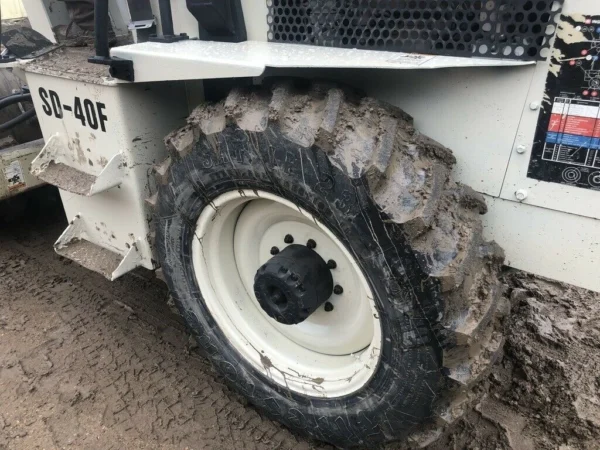 Ingersoll Rand SD40F Padfoot Roller tire