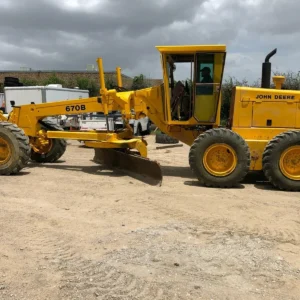John Deere 670B Motor Grader
